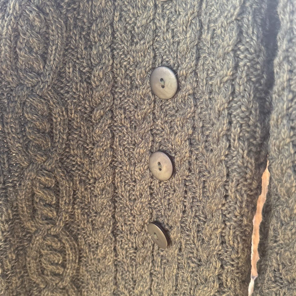 Elegant Dark Green Cable Knit Cardigan - Picture 3 of 6